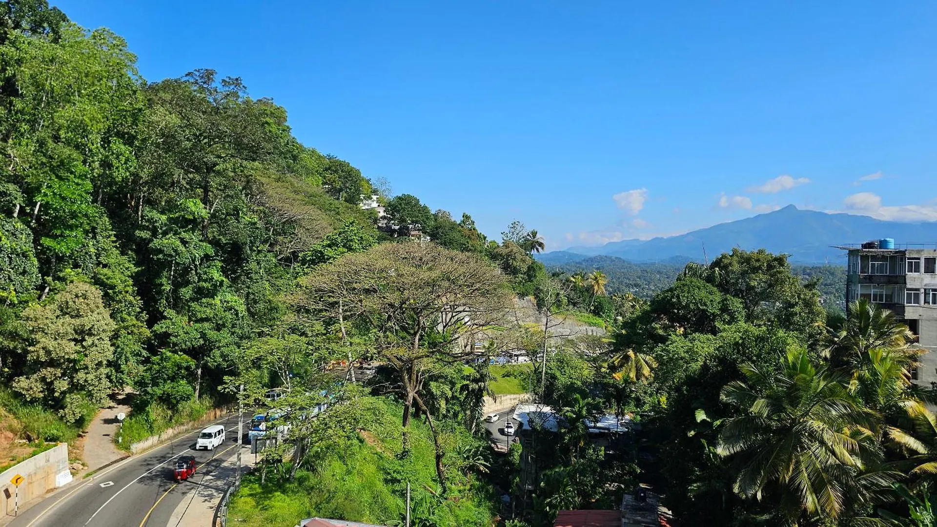 ホームステイ Kandy Home
